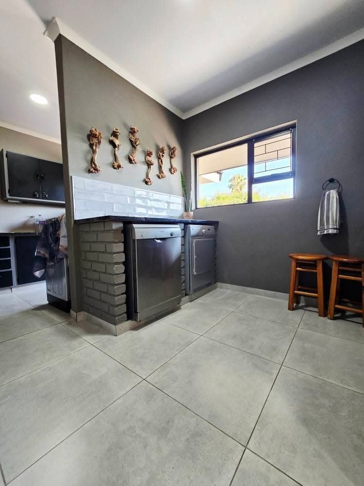 5 Bedroom Property for Sale in Irene Park North West